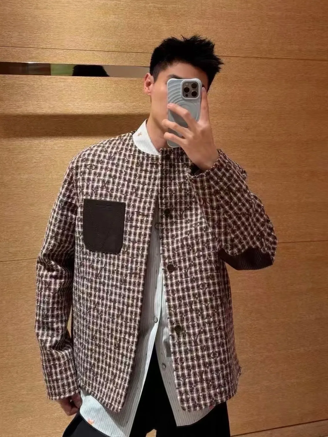 Louis Vuitton/ CHIC